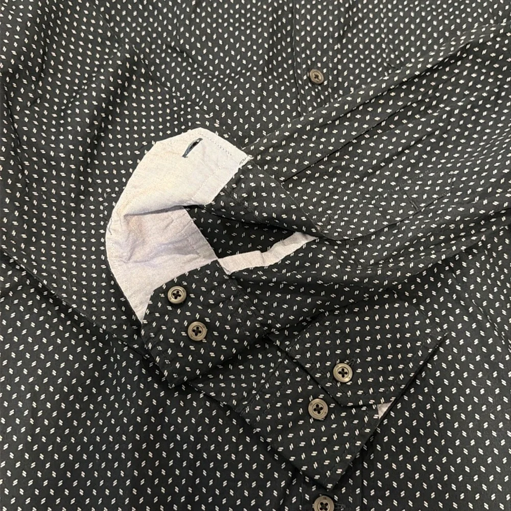 BANANA REPUBLIC MEN BUTTON DOWN SLIM FIT SIZE MEDIUM. EUC.